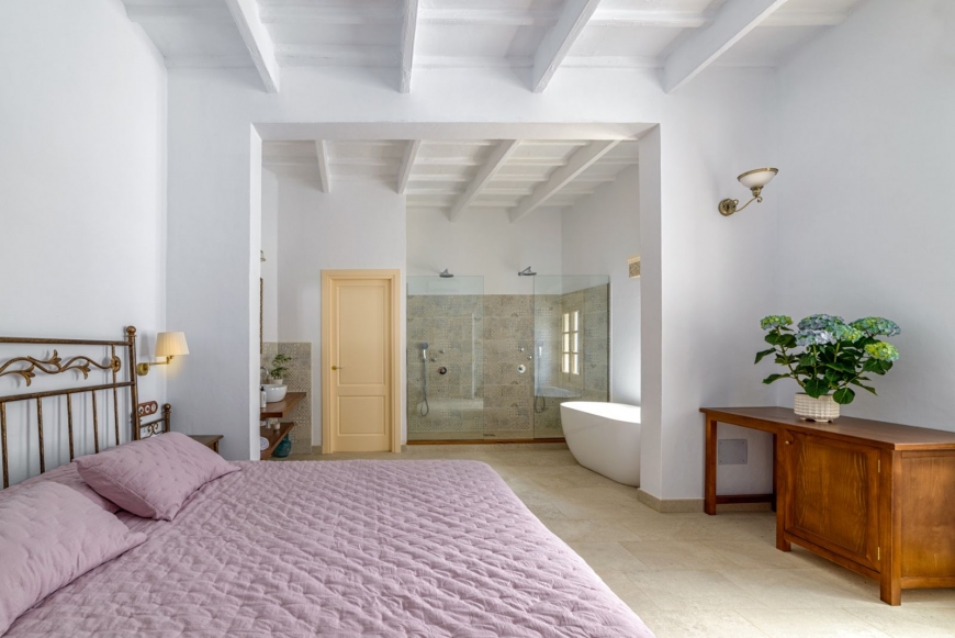 Seranova Luxury Hotel