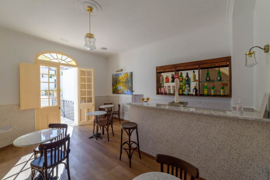 Seranova Luxury Hotel